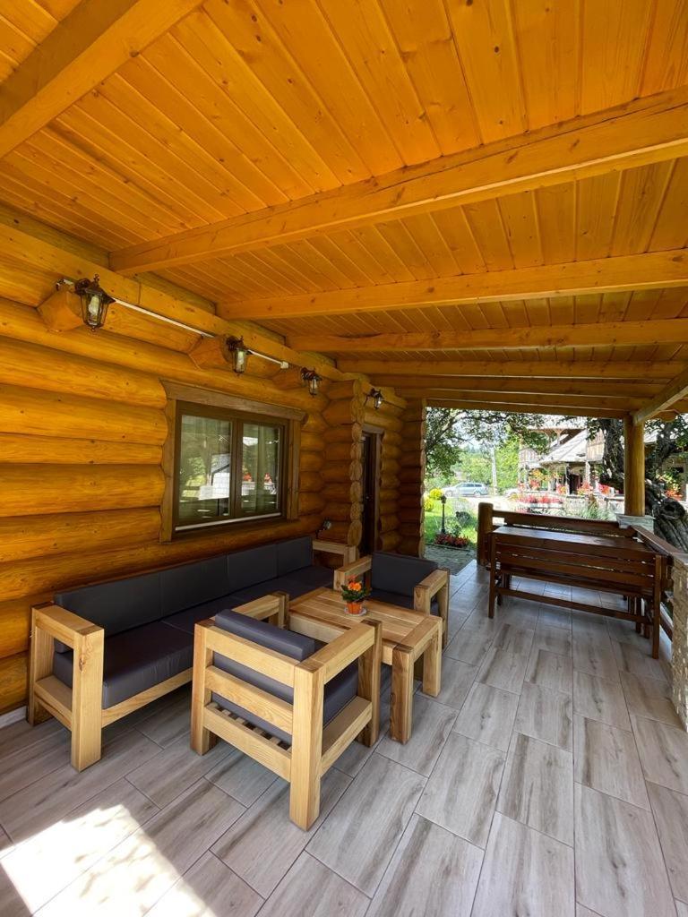 Casutele Din Moisei Hotell Exteriör bild