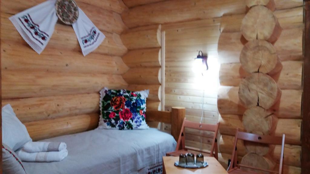 Casutele Din Moisei Hotell Exteriör bild