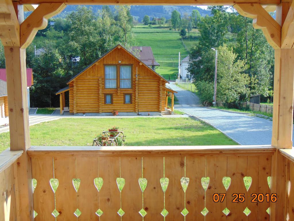 Casutele Din Moisei Hotell Exteriör bild