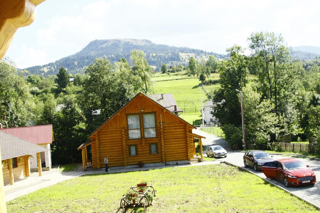Casutele Din Moisei Hotell Exteriör bild